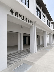 Sims Avenue (D14), Shop House #591839551